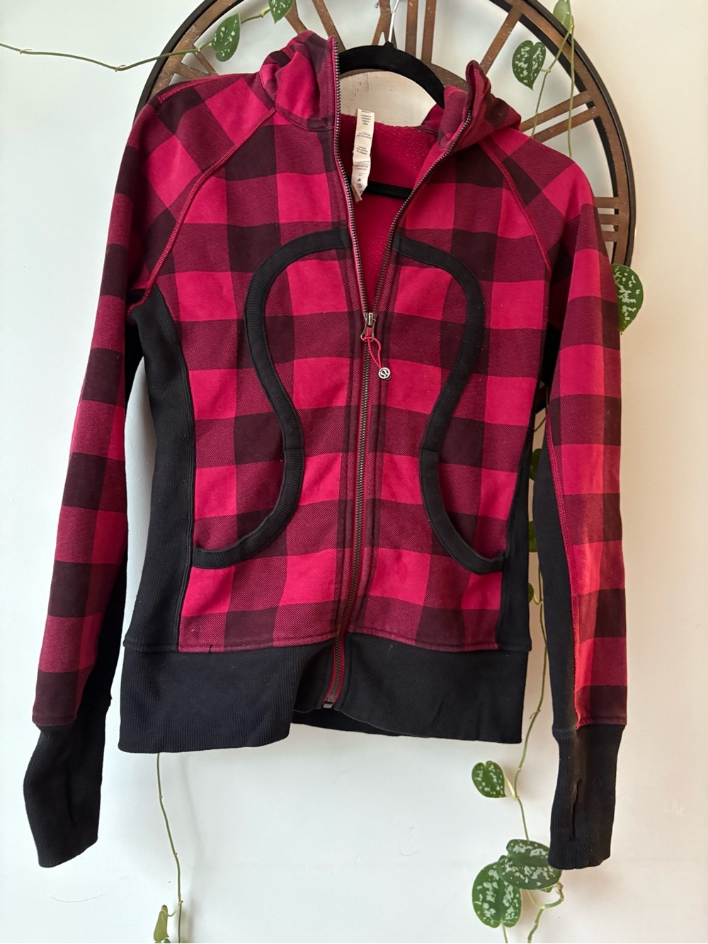 Lululemon mini camp check cranberry black plaid scuba hoodie *small flaw*